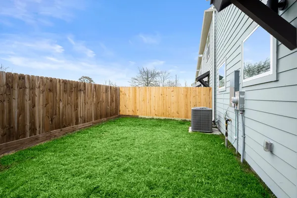 $2,095 | 8118 Esther Acres Lane, Houston, TX 77088