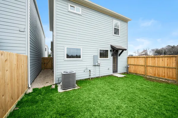 $2,095 | 8118 Esther Acres Lane, Houston, TX 77088