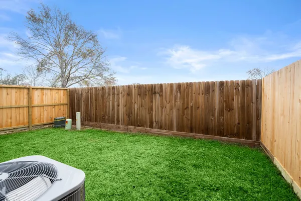 $2,095 | 8118 Esther Acres Lane, Houston, TX 77088