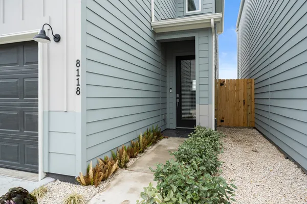 $2,095 | 8118 Esther Acres Lane, Houston, TX 77088