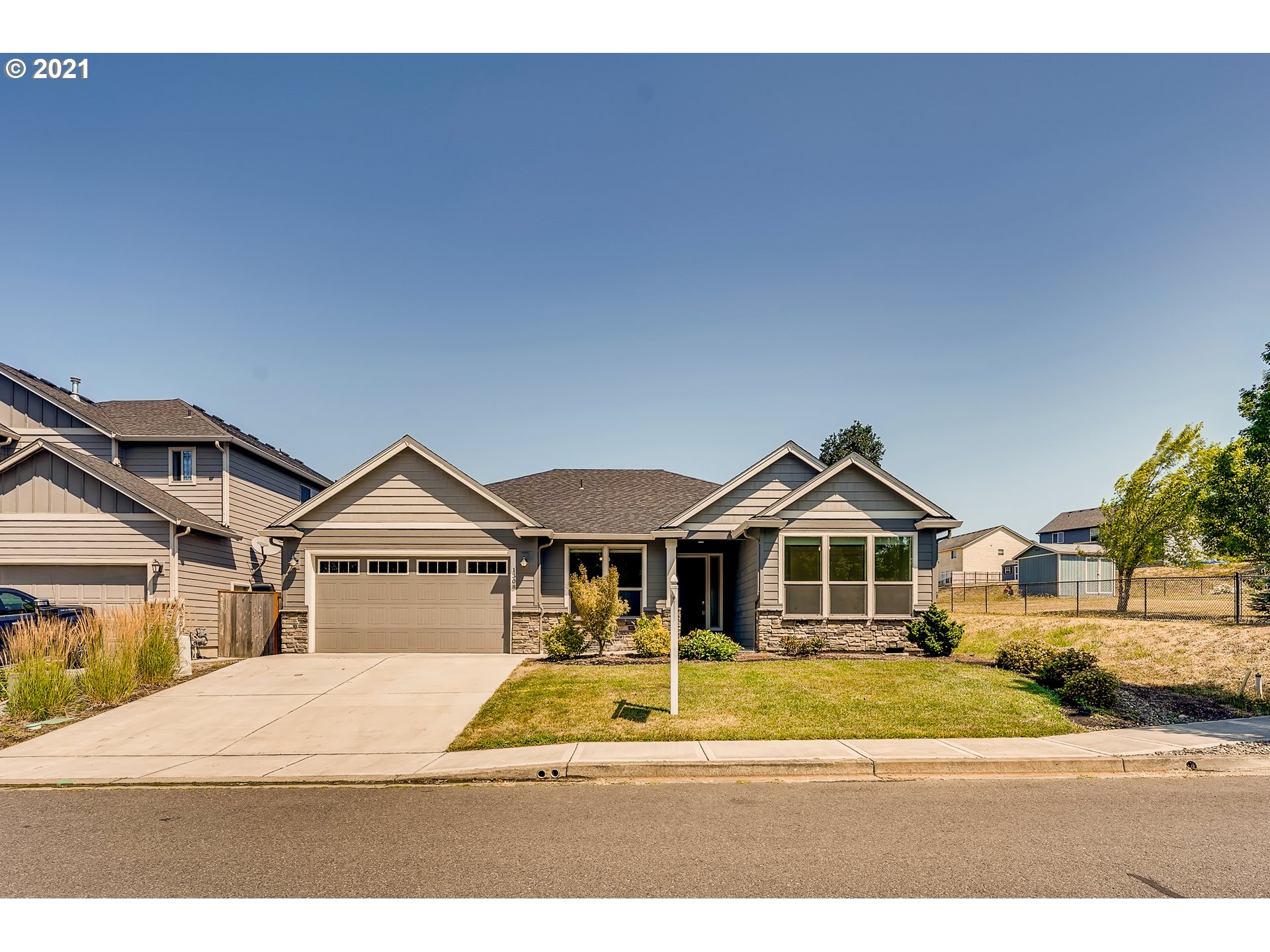 1308 North 8th Way Ridgefield, WA 98642 - Photo 1 of 32