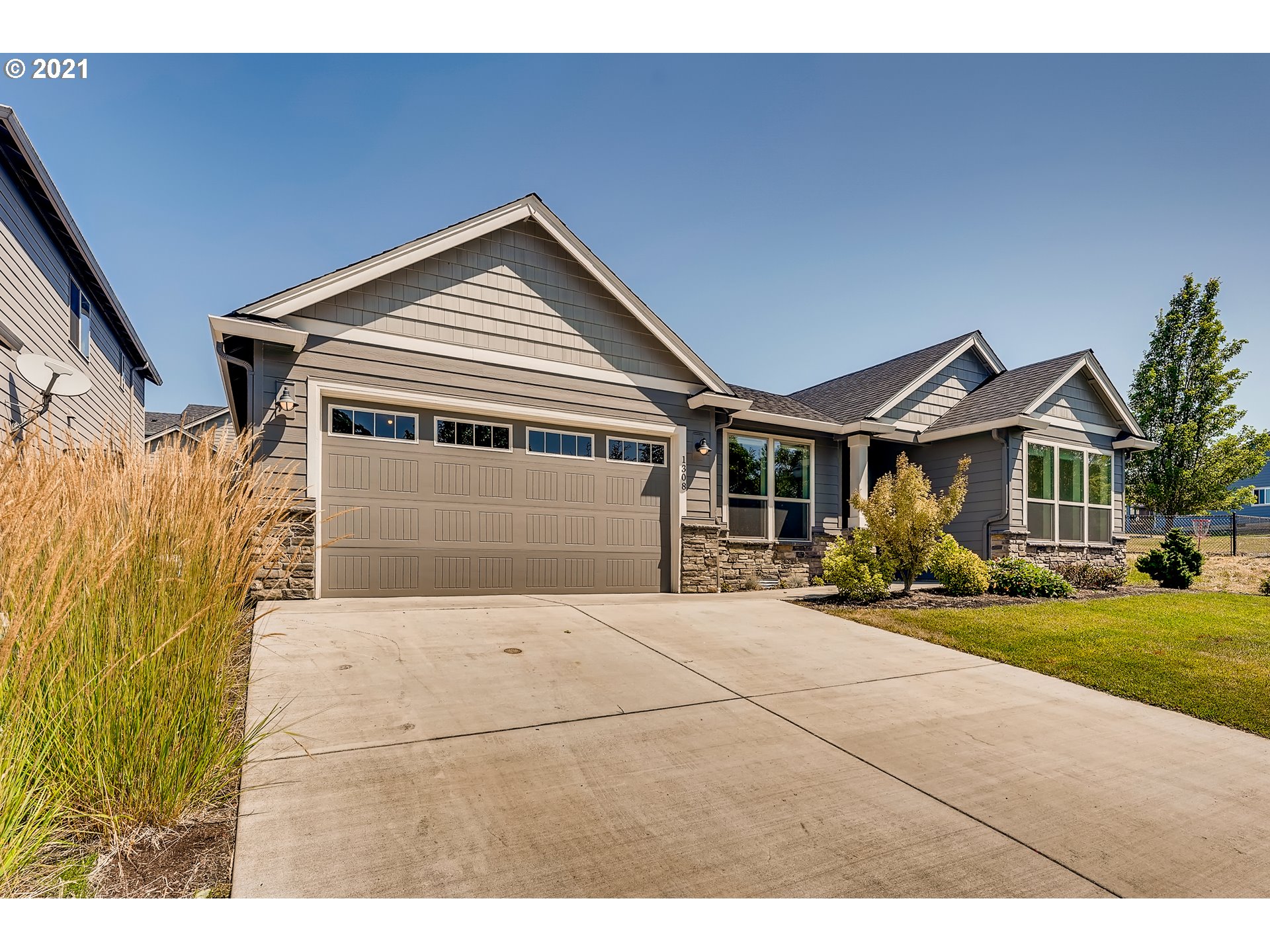 1308 North 8th Way Ridgefield, WA 98642 - Photo 3 of 32