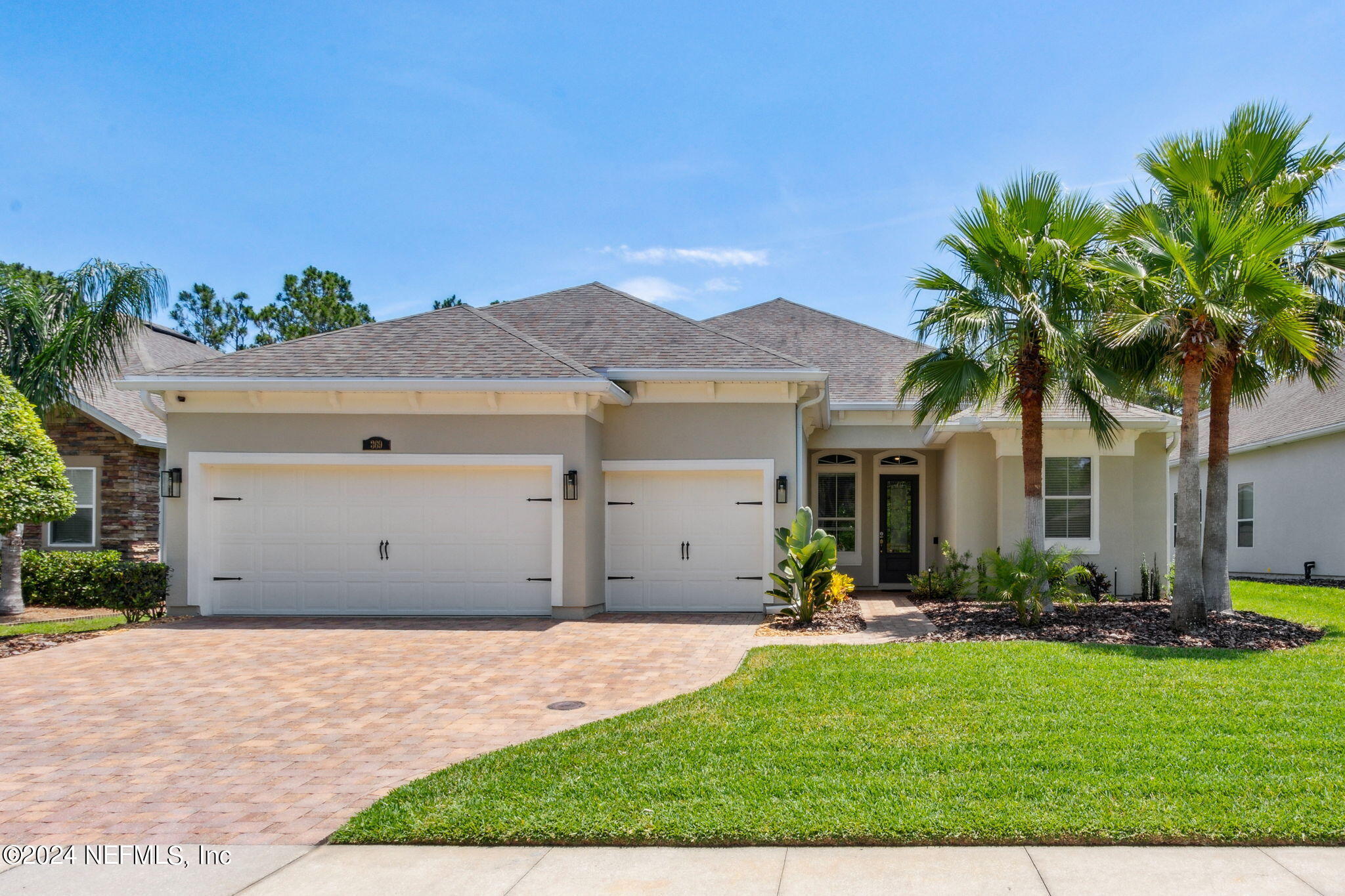 a front view of house with yard