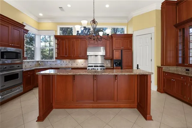 $1,200,000 | 10 Tupelo Trace, Mandeville, LA 70471