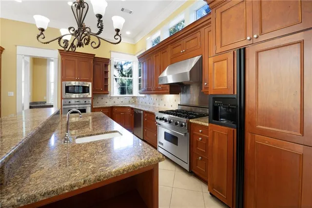 $1,200,000 | 10 Tupelo Trace, Mandeville, LA 70471