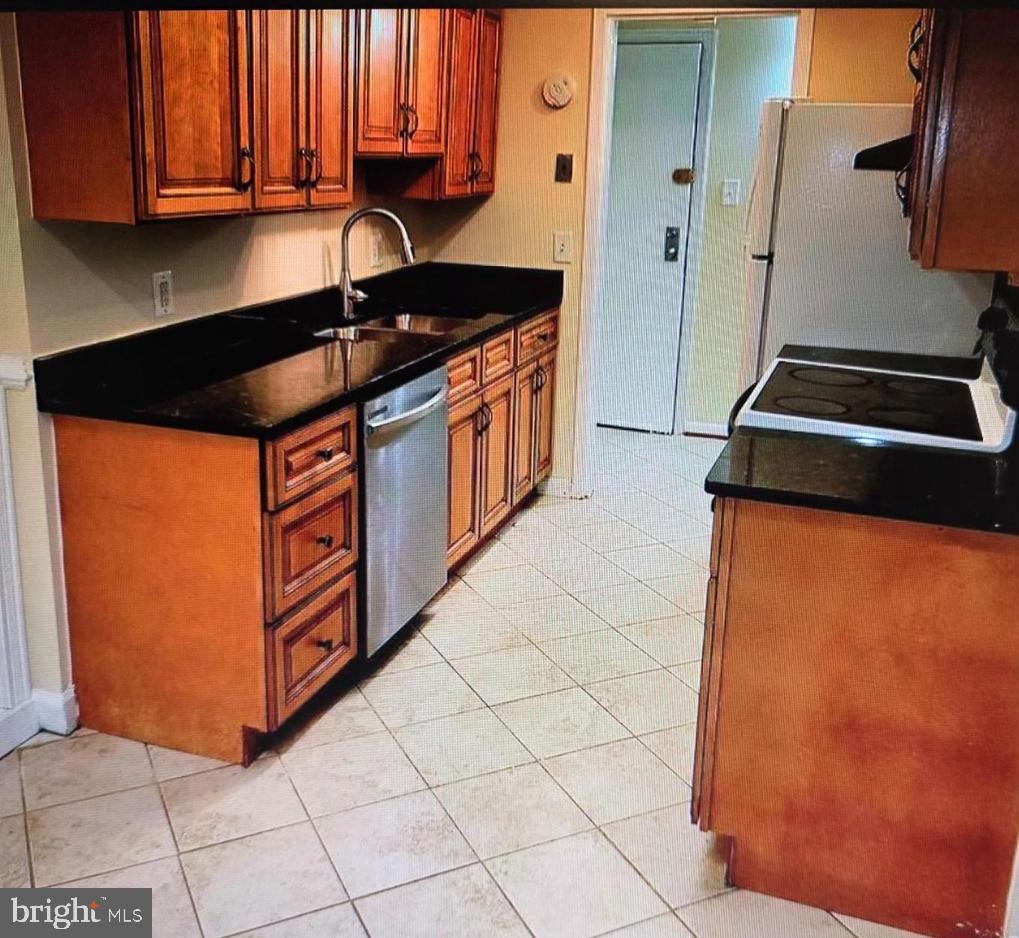 2226 Castle Rock Square, Unit 1B Reston, VA 20191 - Photo 2 of 23