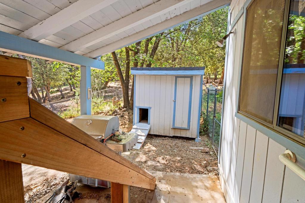 5041 Pine Ridge Avenue Julian, CA 92036 - Photo 14 of 27 a living room with a large window