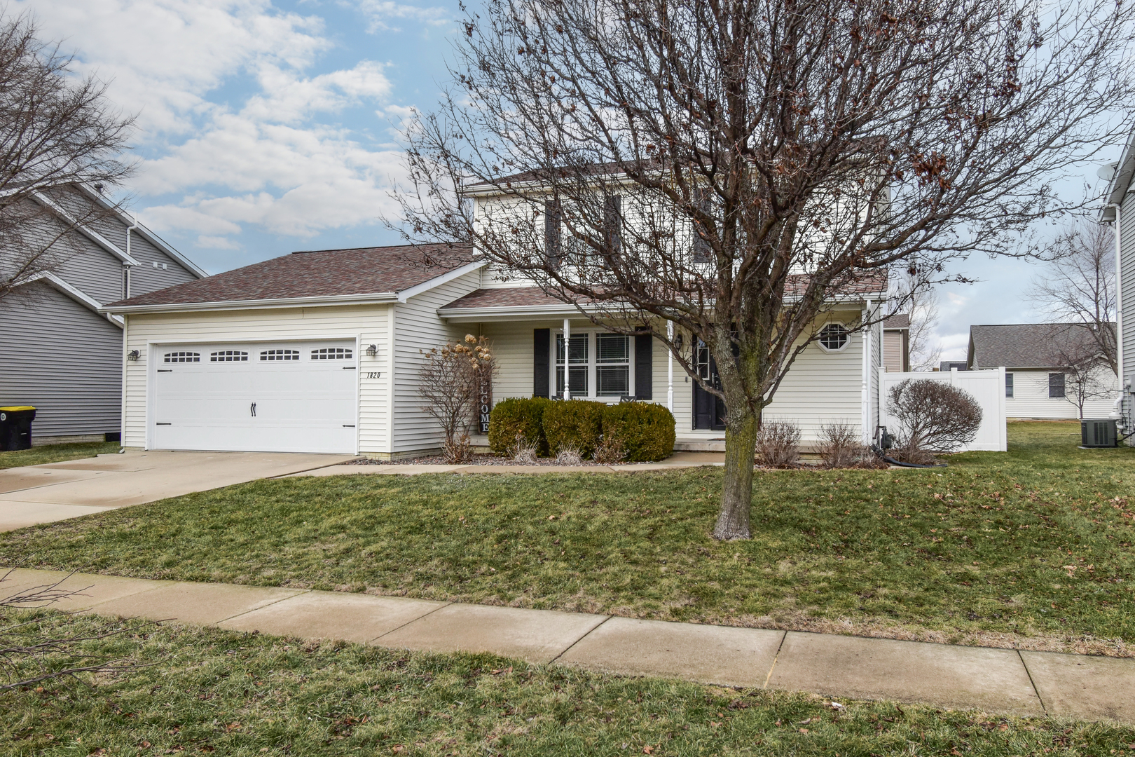 1820 Marina Drive Normal, IL 61761 - Photo 2 of 44