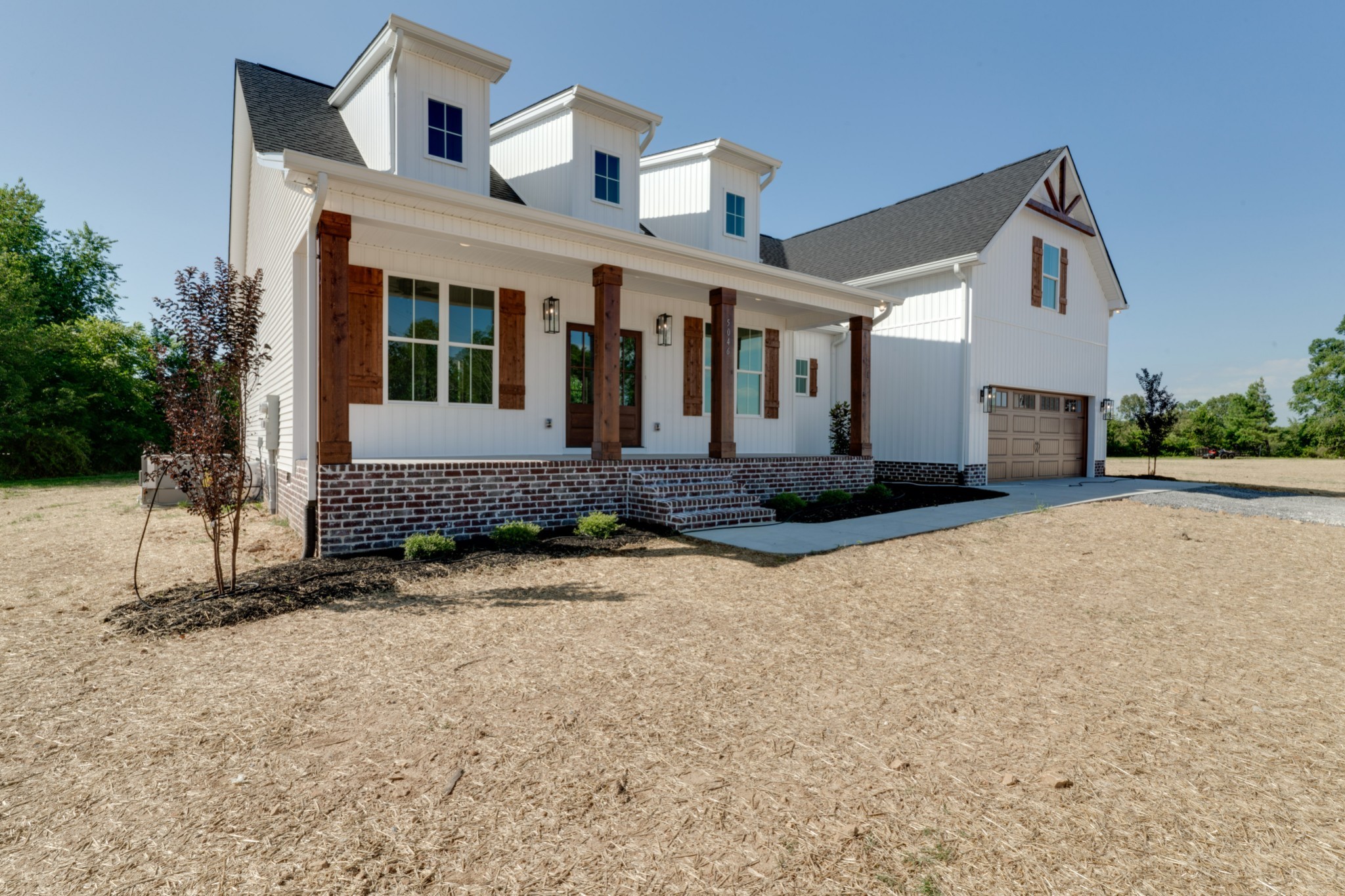 5046 Mt Zion Road Springfield, TN 37172 - Photo 2 of 28 a front view of a house with a yard