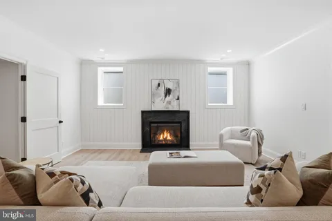$5,295,000 | 6008 Oakdale Road, McLean, VA 22101