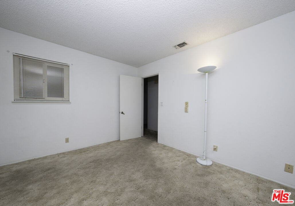 1240 West Langley Avenue Ridgecrest, CA 93555 - Photo 13 of 31