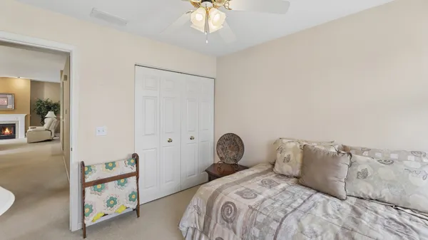 $372,500 | 628 King Court, Unit 628, East Dundee, IL 60118