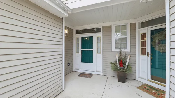 $372,500 | 628 King Court, Unit 628, East Dundee, IL 60118