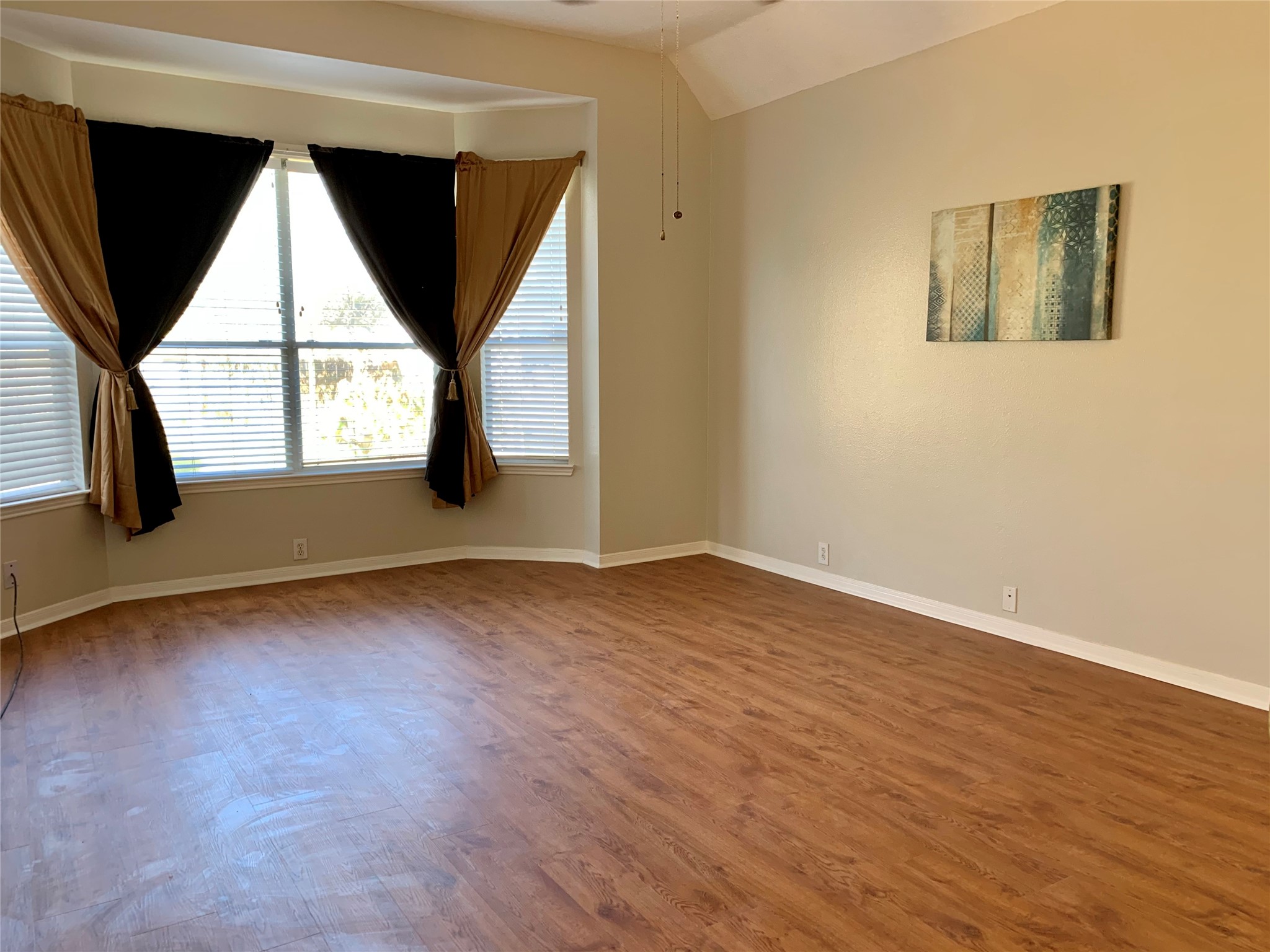 11218 Timbertree Lane Houston, TX 77070 - Photo 15 of 39 Huge Primary Bedroom on 1st floor