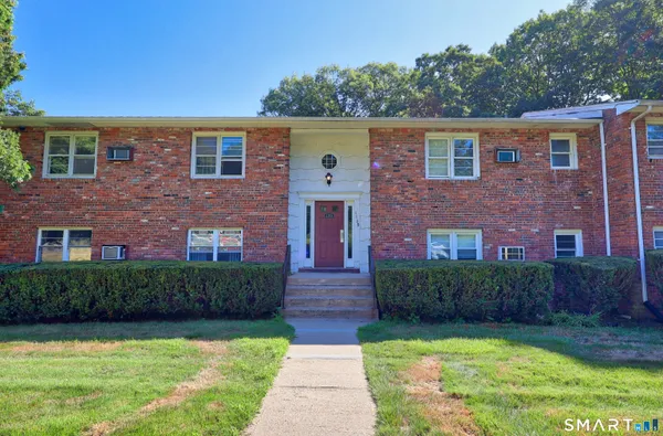 $2,100 | 1109 Waterbury Road, Unit 1A, Cheshire, CT 06410