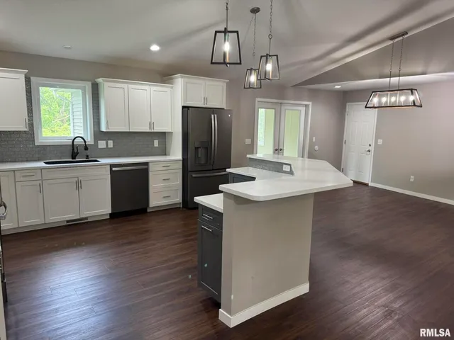 $2,600 | 18 Elmwood Drive, Blue Grass, IA 52726