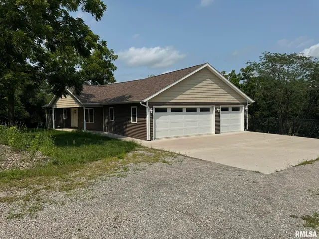 $2,600 | 18 Elmwood Drive, Blue Grass, IA 52726