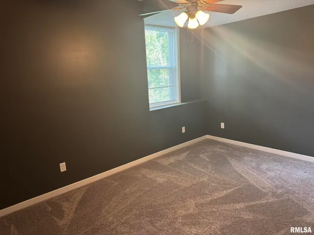 a view of empty room with window