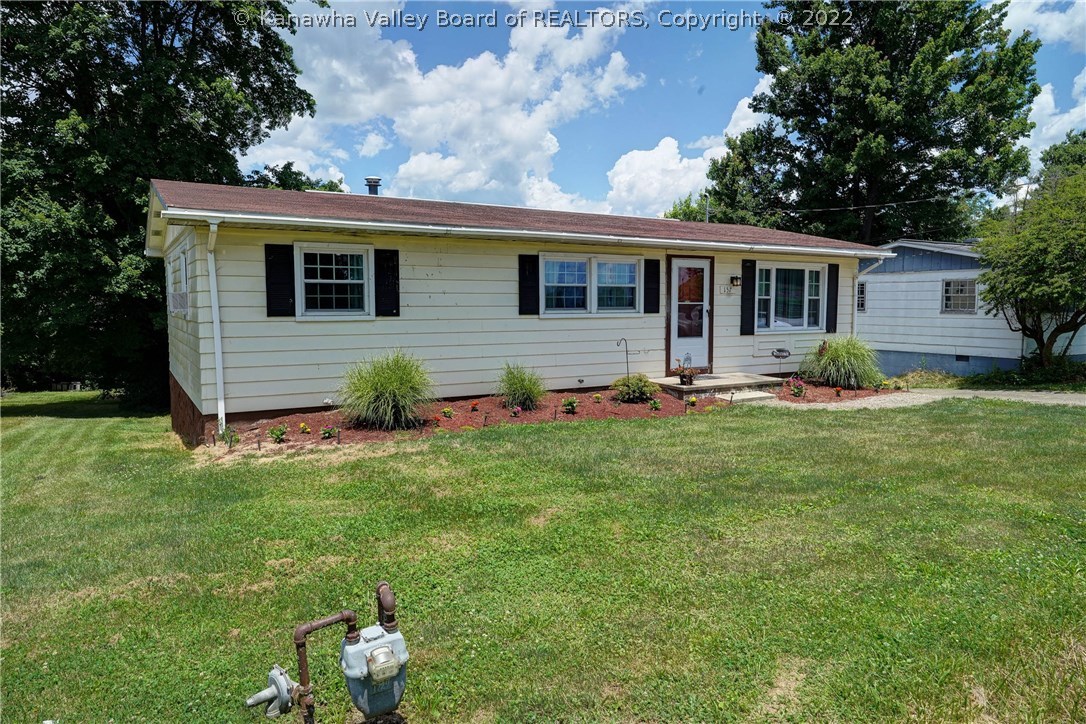 157 Hedrick Road Scott Depot, WV 25560 - Photo 4 of 30 Gallery Image 4