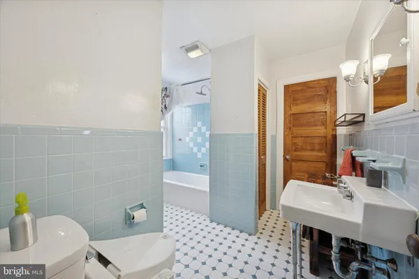 $2,650 | 74 Drexel Avenue, Lansdowne, PA 19050