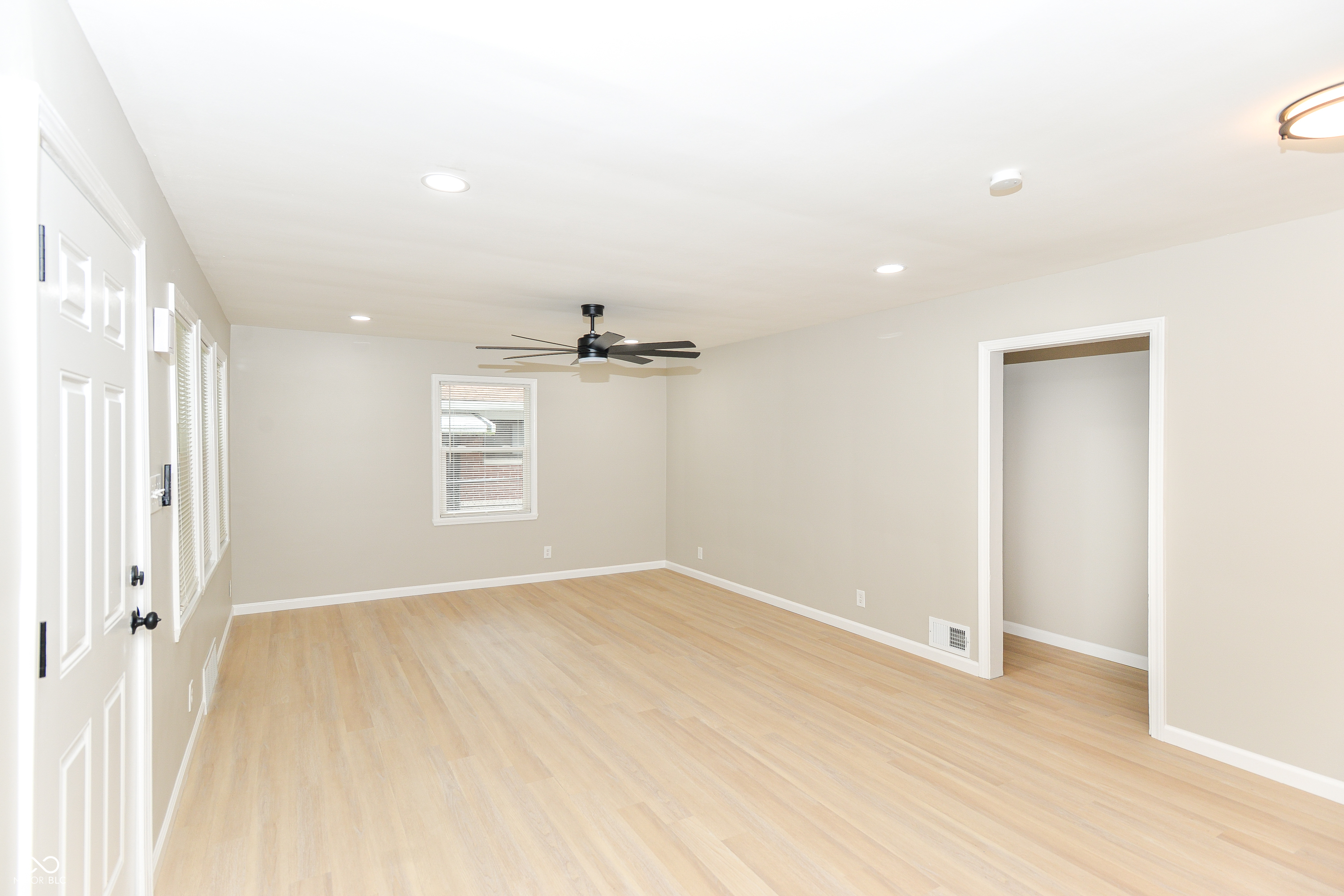3213 North Riley Avenue Indianapolis, IN 46218 - Photo 2 of 28 Gallery Image 2