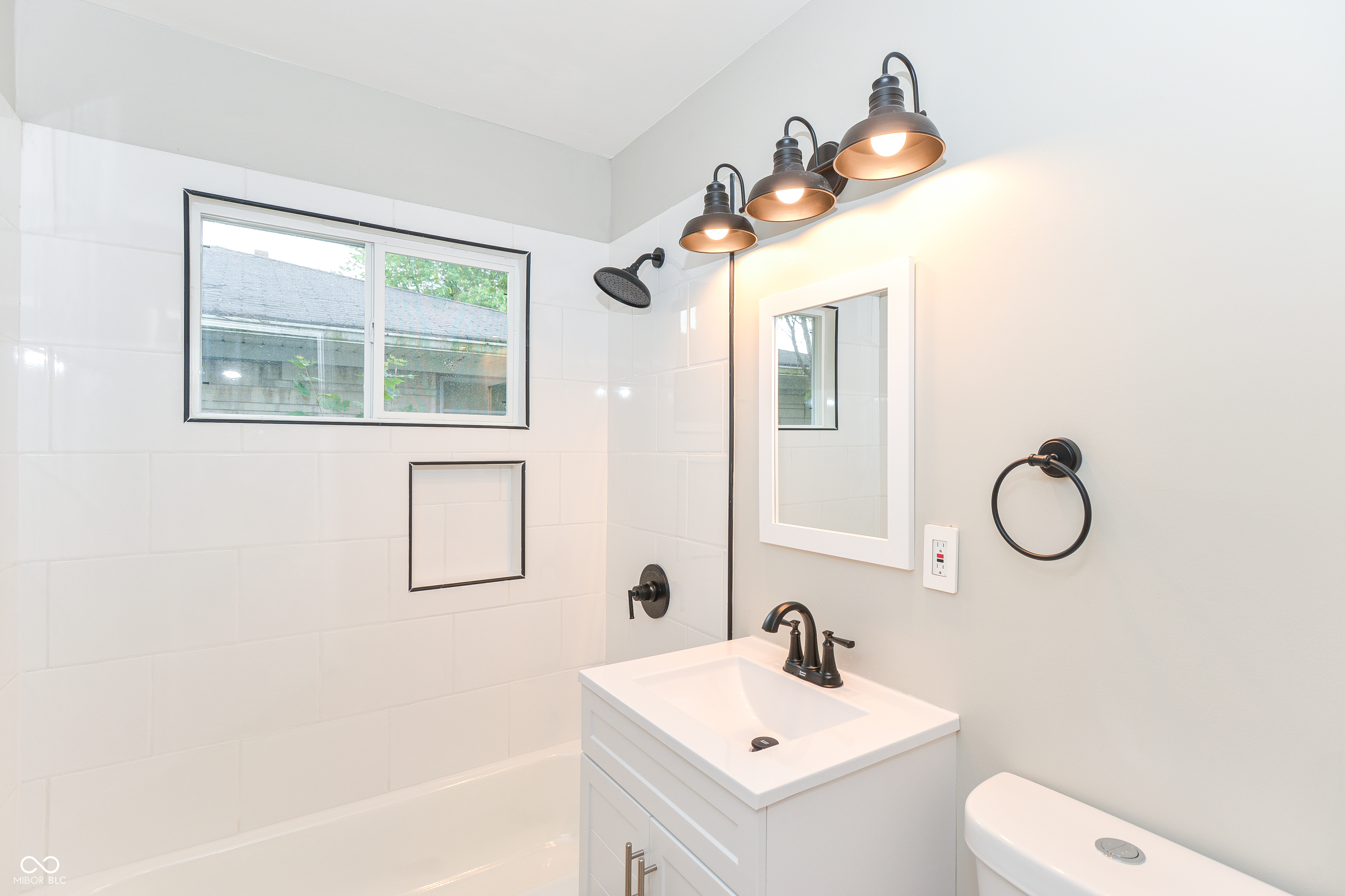 3213 North Riley Avenue Indianapolis, IN 46218 - Photo 8 of 28 Gallery Image 8
