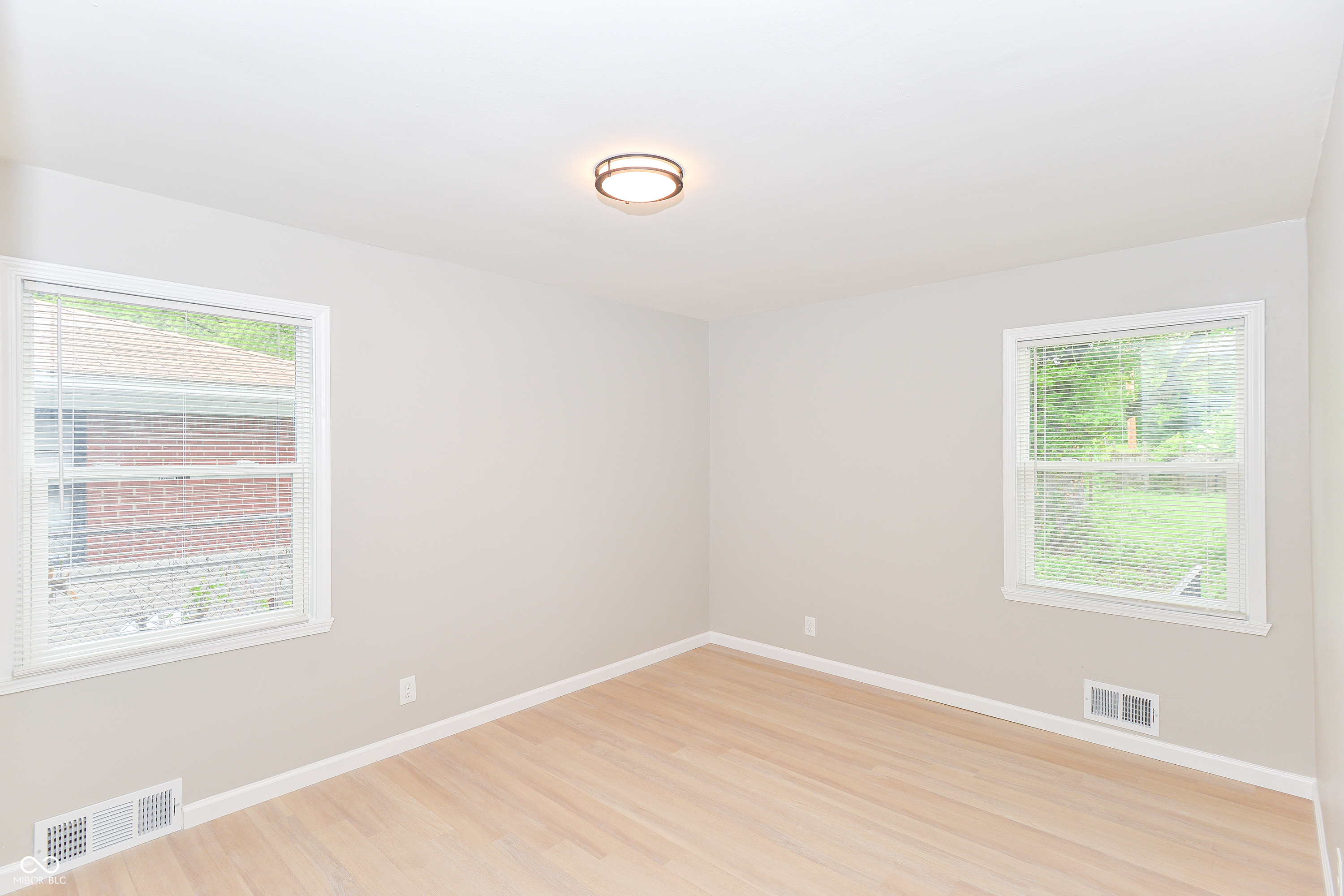 3213 North Riley Avenue Indianapolis, IN 46218 - Photo 9 of 28 Gallery Image 9