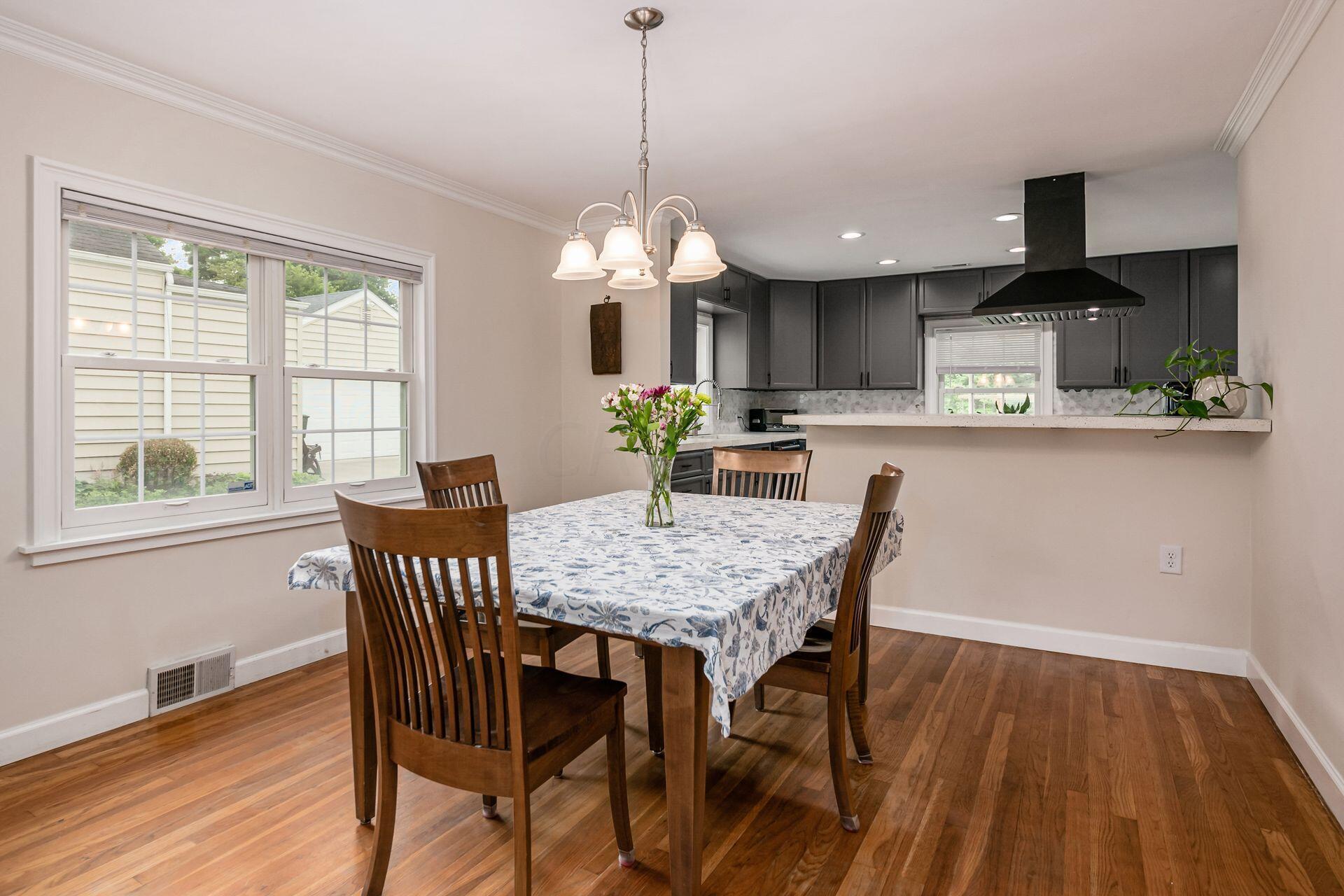 281 South Broadleigh Road Columbus, OH 43209 - Photo 15 of 44 016__L 281 S Broadleigh Rd045