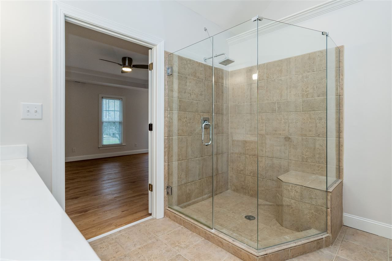 6916 Darcy Lane Raleigh, NC 27606 - Photo 17 of 30 Master Bath/Spa