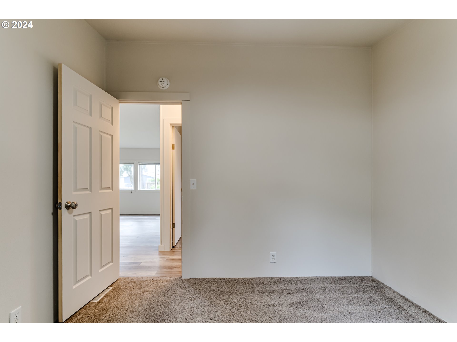 301 Smith Loop Springfield, OR 97478 - Photo 18 of 32 a view of wooden floor