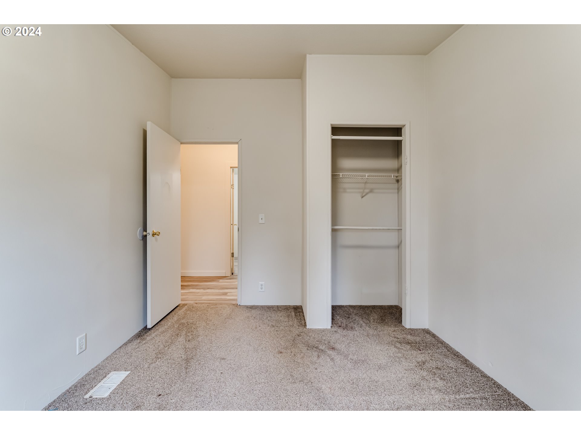 301 Smith Loop Springfield, OR 97478 - Photo 24 of 32 a view of empty room