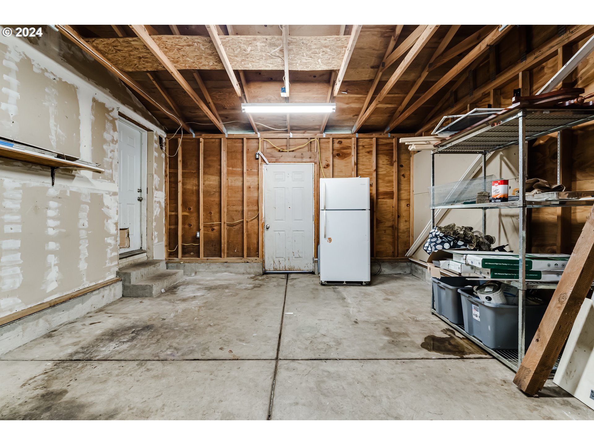 301 Smith Loop Springfield, OR 97478 - Photo 27 of 32 a view of a storage room