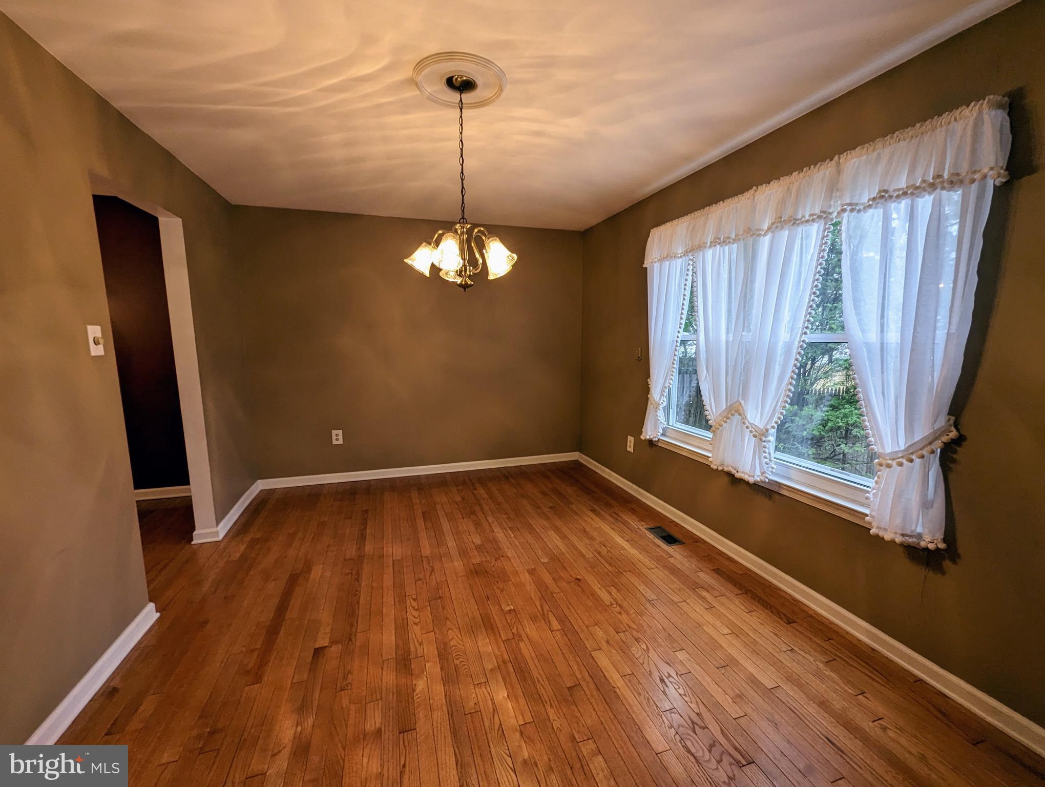 612 Ridgeway Street Gloucester City, NJ 08030 - Photo 13 of 28 Formal dining room view.