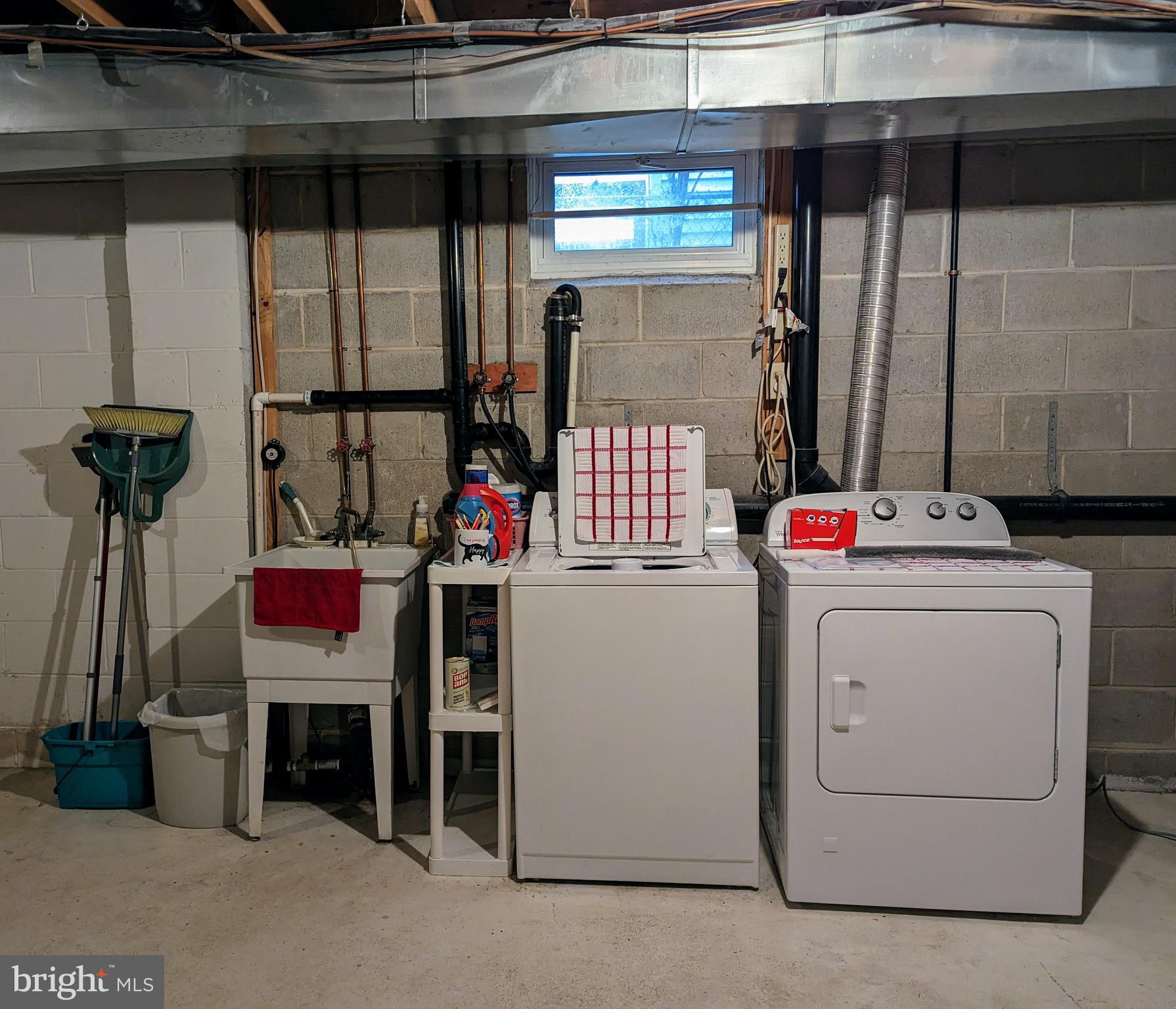 612 Ridgeway Street Gloucester City, NJ 08030 - Photo 23 of 28 Laundry area in basement with utility sink.