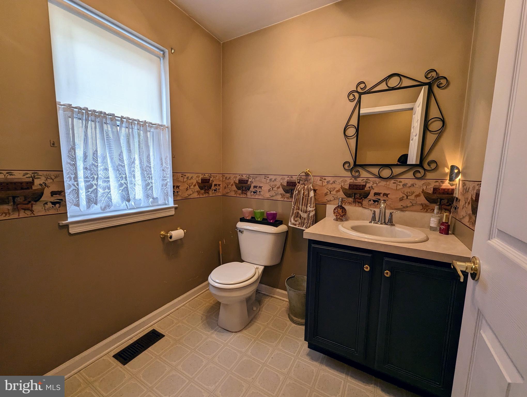 612 Ridgeway Street Gloucester City, NJ 08030 - Photo 7 of 28 Powder room on the first floor.