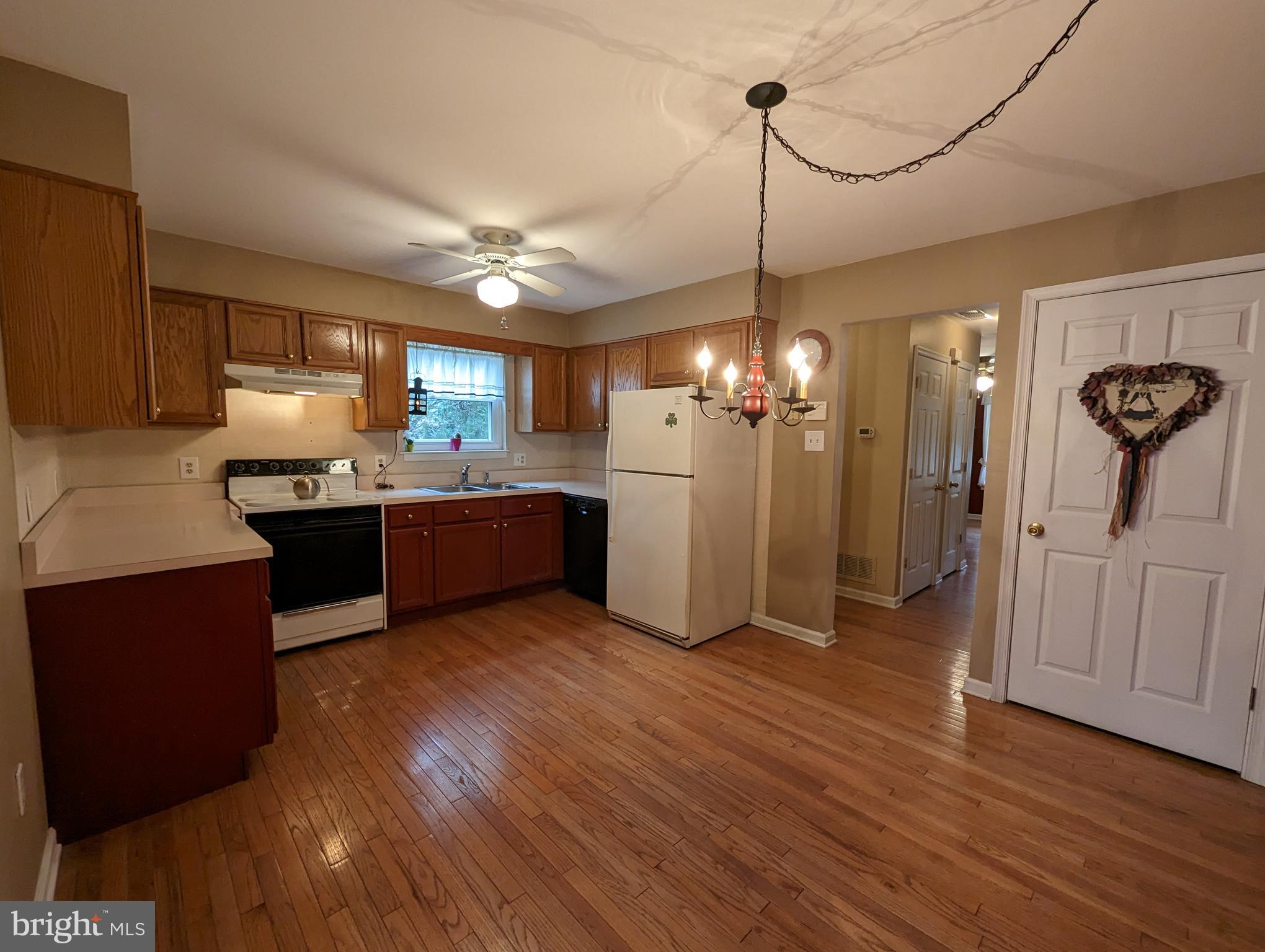 612 Ridgeway Street Gloucester City, NJ 08030 - Photo 9 of 28 Kitchen view from dining area toards front.