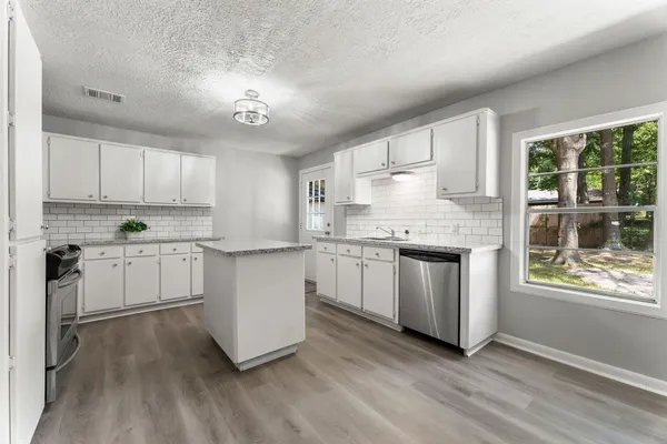 $1,650 | 601 Dogwood Trail, Conroe, TX 77316