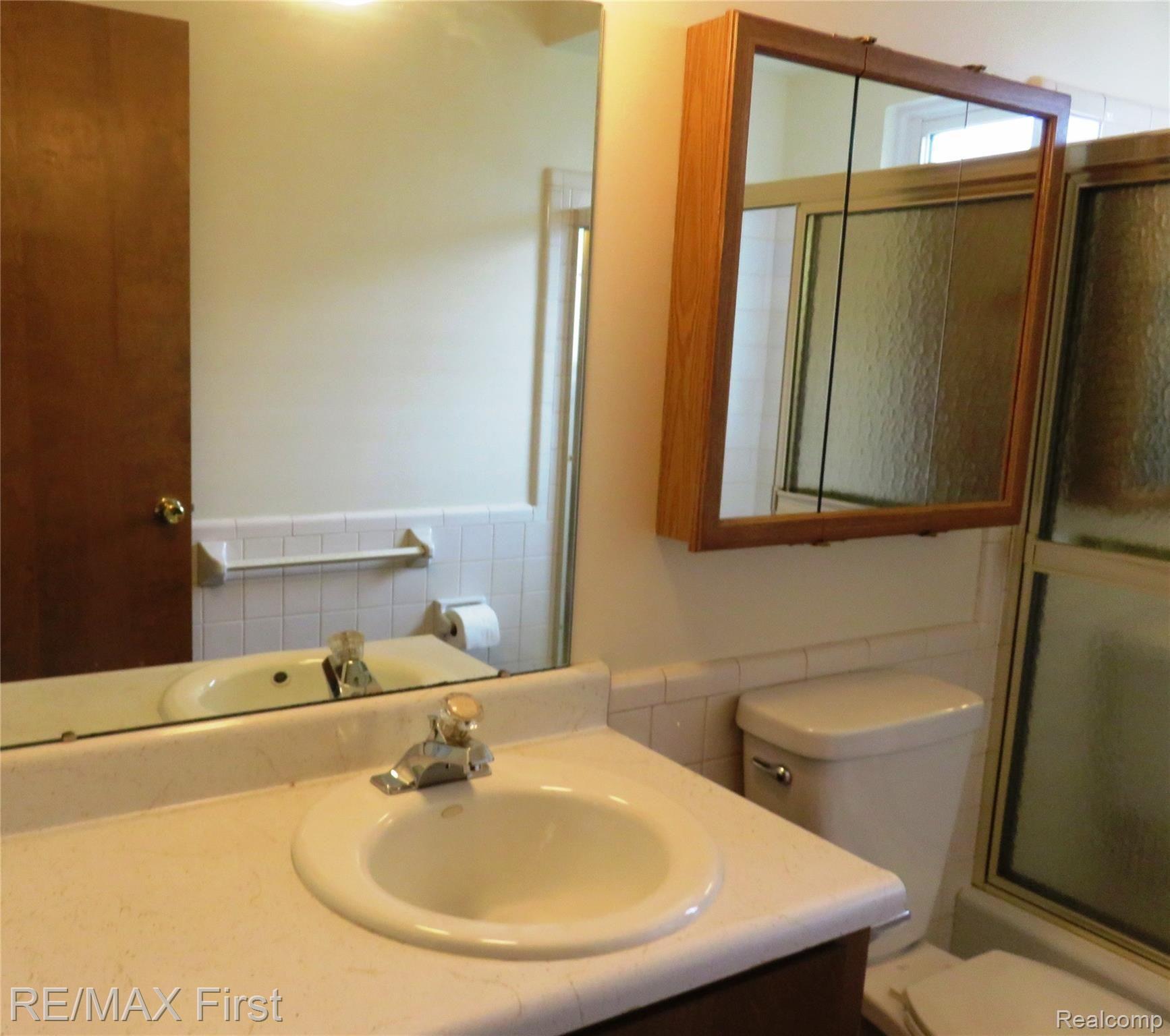15219 East 9 Mile Road, Unit 7 Eastpointe, MI 48021 - Photo 12 of 13 15219 9 mile bath 2.JPG