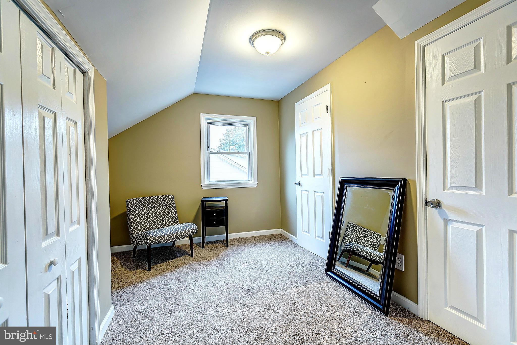 3807 Ridgecroft Road Baltimore, MD 21206 - Photo 14 of 30 Bonus Sitting Room!