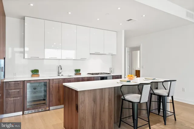 $1,320,000 | 1650 Silver Hill Drive, Unit 1206, McLean, VA 22102