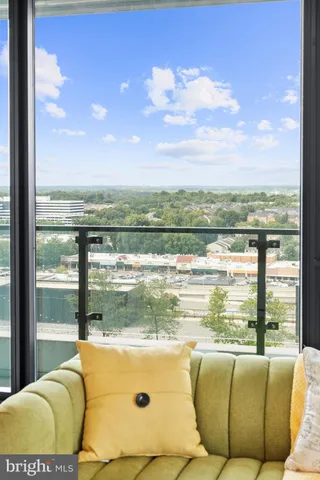 $1,320,000 | 1650 Silver Hill Drive, Unit 1206, McLean, VA 22102