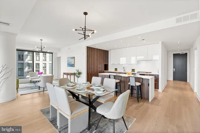 $1,320,000 | 1650 Silver Hill Drive, Unit 1206, McLean, VA 22102