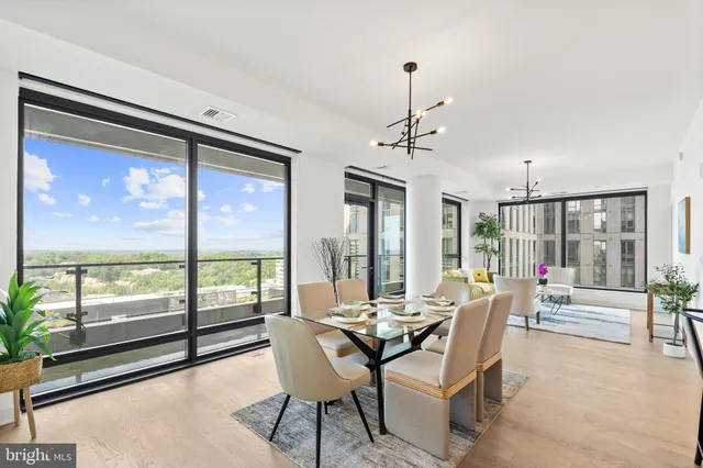 $1,320,000 | 1650 Silver Hill Drive, Unit 1206, McLean, VA 22102