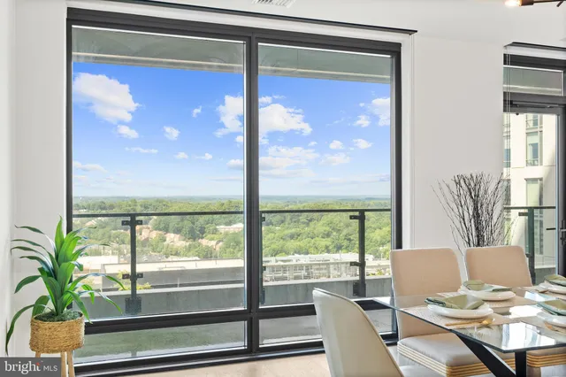 $1,320,000 | 1650 Silver Hill Drive, Unit 1206, McLean, VA 22102