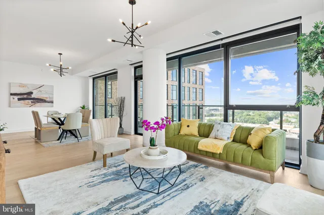 $1,320,000 | 1650 Silver Hill Drive, Unit 1206, McLean, VA 22102