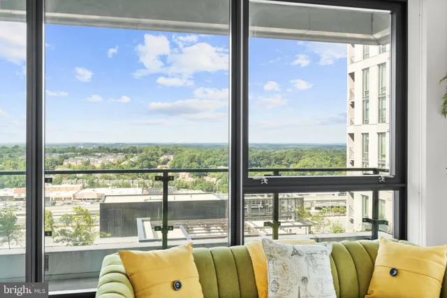 $1,320,000 | 1650 Silver Hill Drive, Unit 1206, McLean, VA 22102