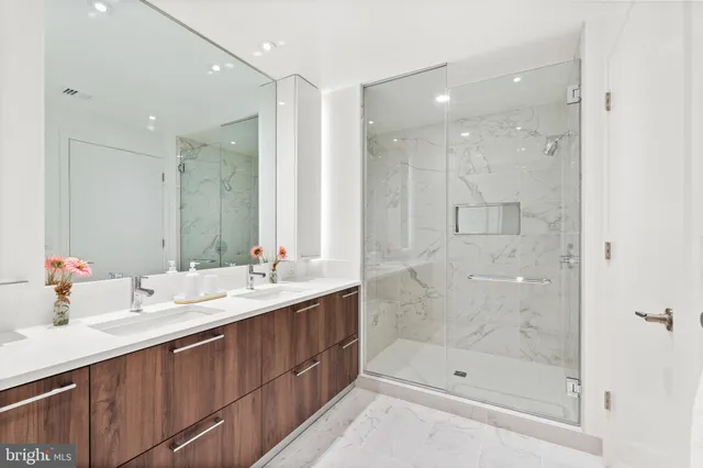 $1,320,000 | 1650 Silver Hill Drive, Unit 1206, McLean, VA 22102