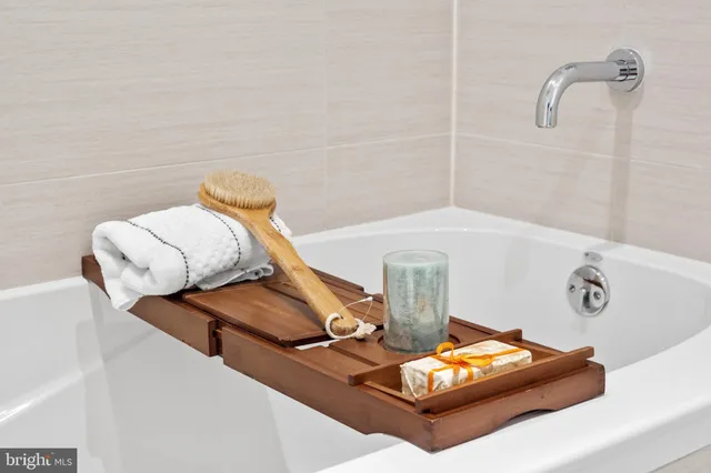 $1,320,000 | 1650 Silver Hill Drive, Unit 1206, McLean, VA 22102