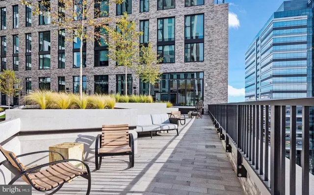 $1,320,000 | 1650 Silver Hill Drive, Unit 1206, McLean, VA 22102