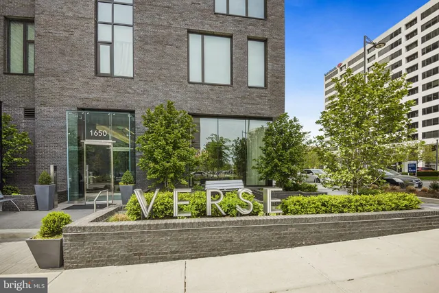 $1,320,000 | 1650 Silver Hill Drive, Unit 1206, McLean, VA 22102